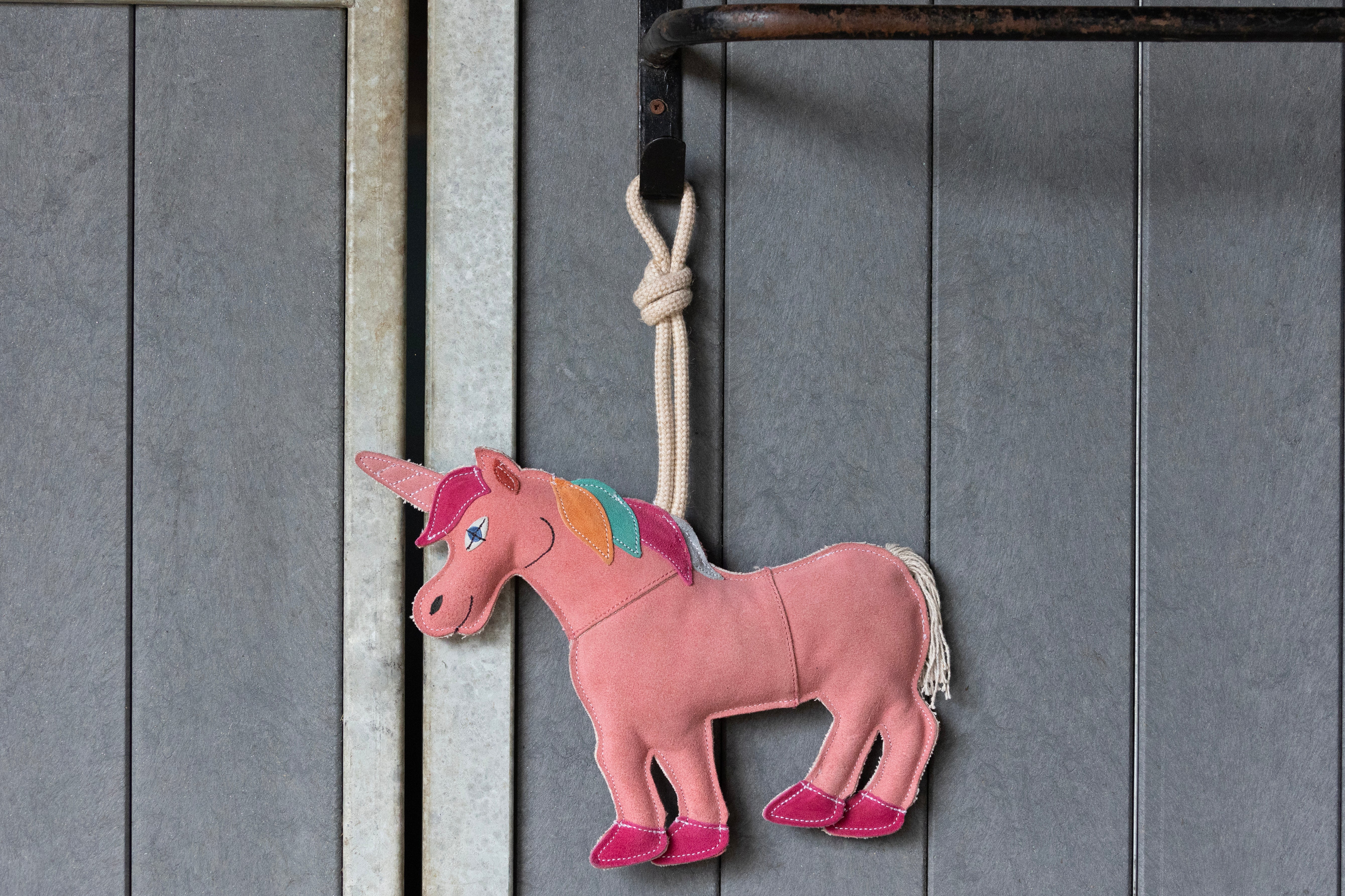 HyEquestrian Stable Toy - Rainbow the Unicorn