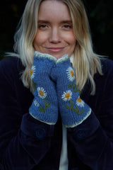 Pachamama Daisy Chain Handwarmer