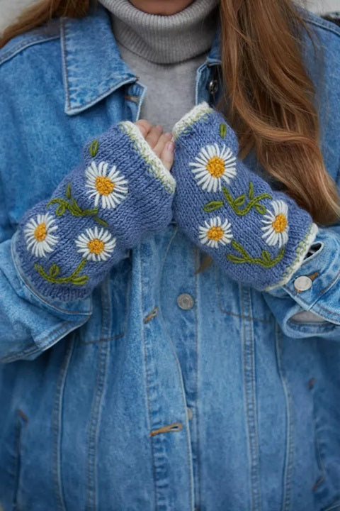 Pachamama Daisy Chain Handwarmer