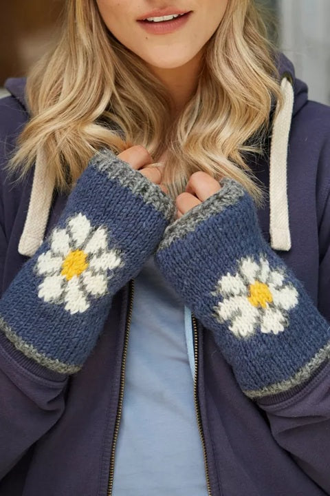 Pachamama Daisy Handwarmer
