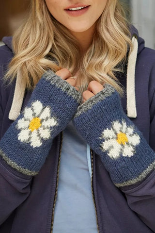 Pachamama Daisy Handwarmer