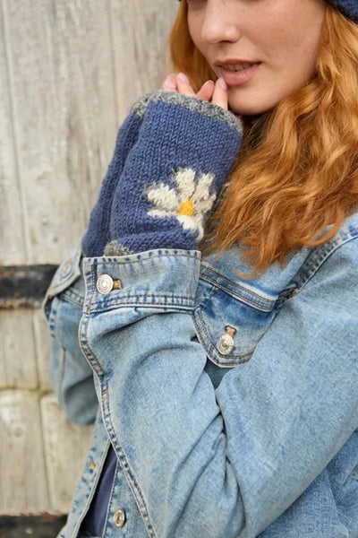 Pachamama Daisy Handwarmer
