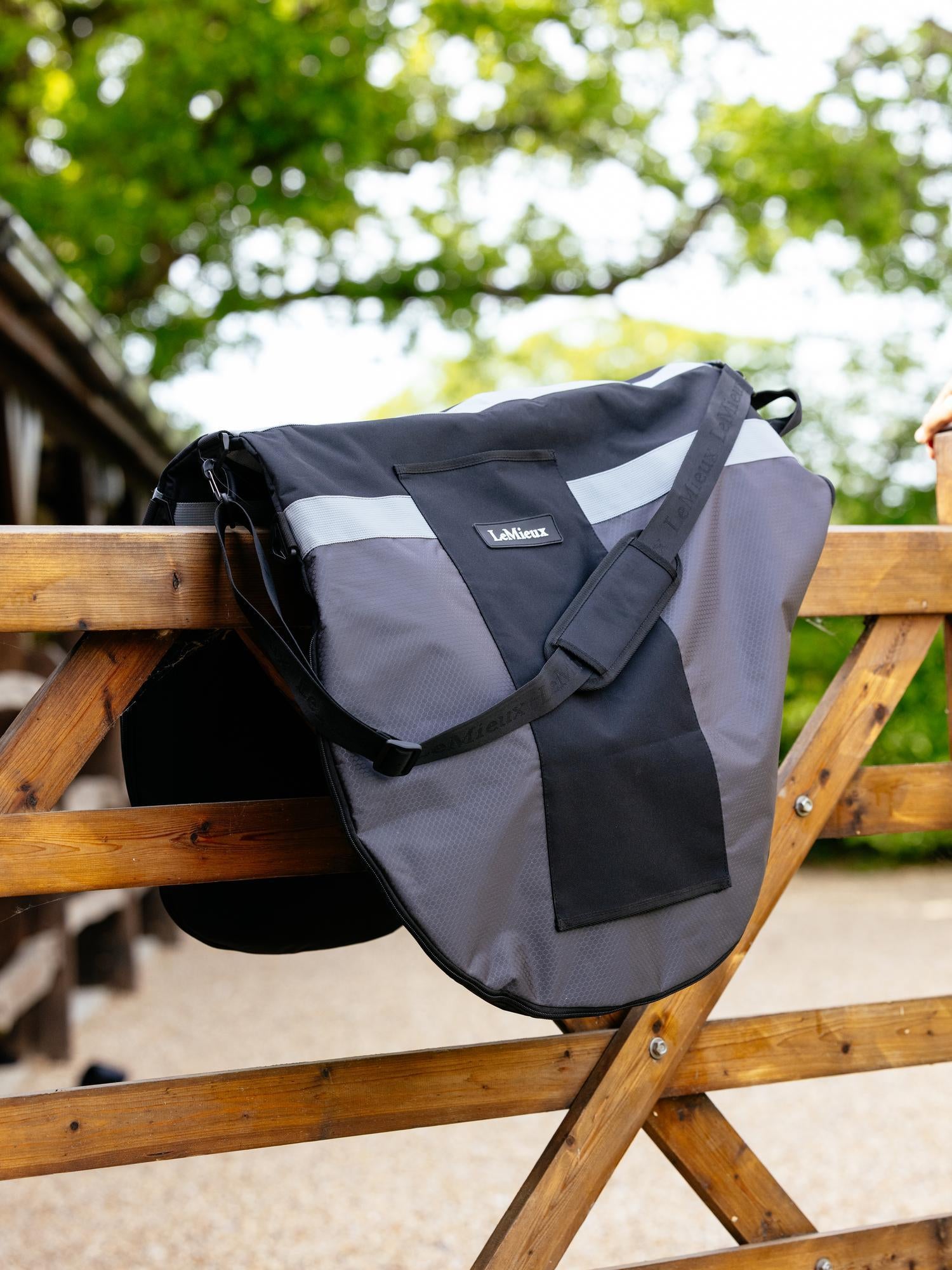 LeMieux Saddle Carry Bag