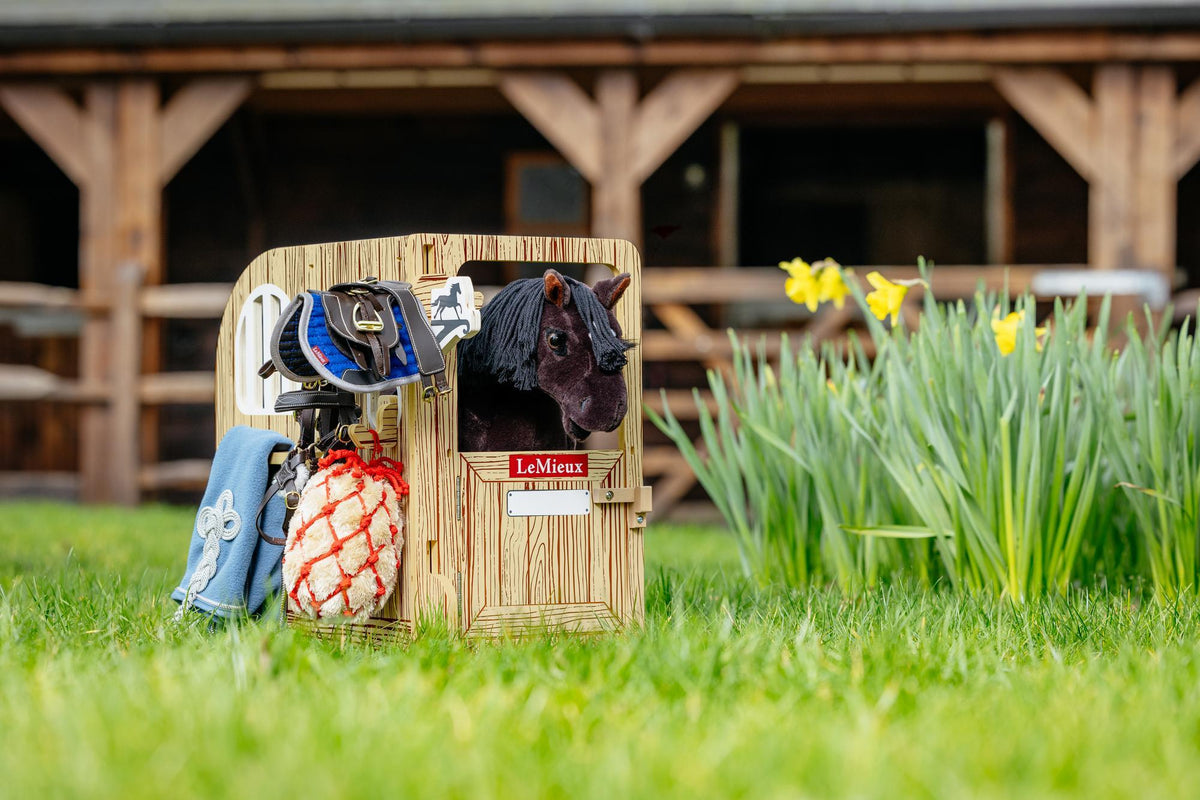LeMieux Toy Pony Wooden Stable Set