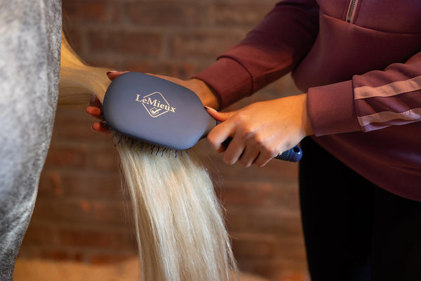 Tangle Tidy Brush