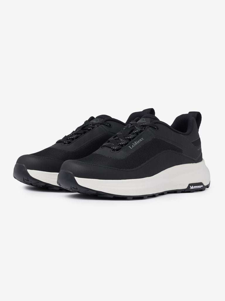 Black / 3