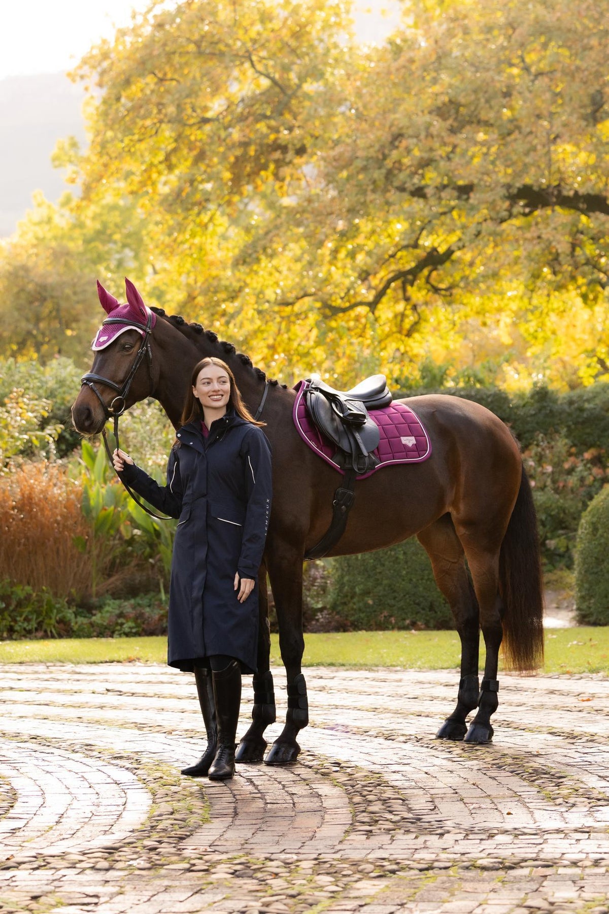 LeMieux Loire Close Contact Square - Seasonal Collections