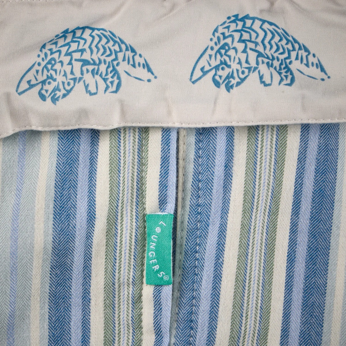Adult Pangolin Loungers
