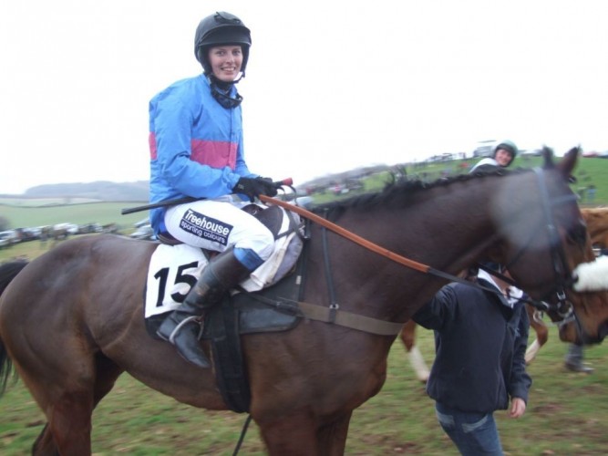 Zazy Dunn coming into the winners enclosure in her Treehouse Sponsorship Embroidered breeches.