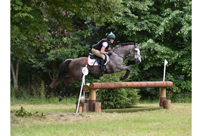 Flying double clear at Offchurch BE105